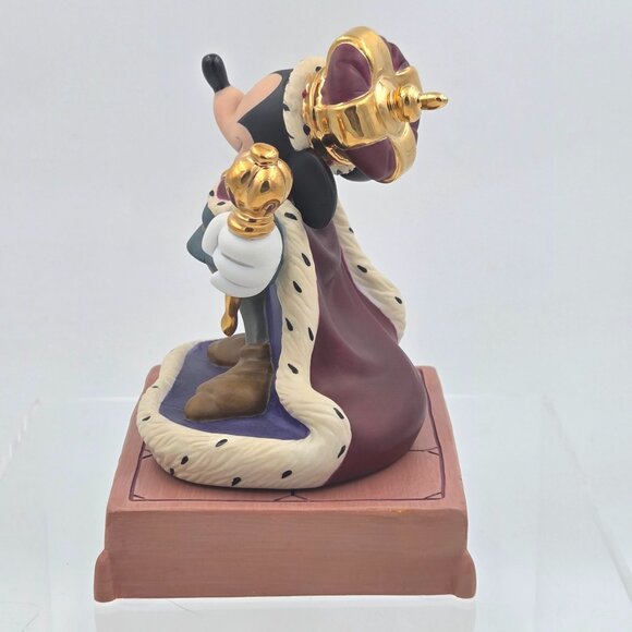 WDCC Mickey Mouse The Prince And The Pauper 70th Birthday Sculpture With Base - Picture 6 of 9